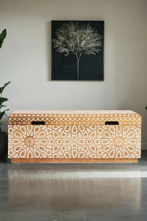 Decorative Wooden Albaron Blanket Box with Intricate Pattern - Stylish Storage Solution" Trunk - Bone Inlay Furnitures